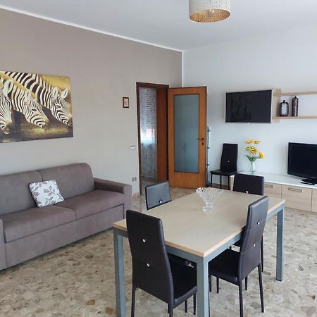 Casa Marinella Apartment San Giovanni Lupatoto Bagian luar foto