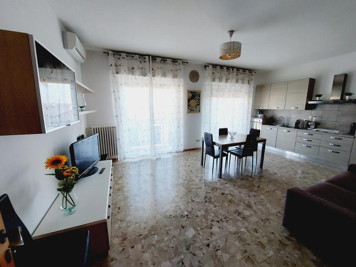 Casa Marinella Apartment San Giovanni Lupatoto Bagian luar foto